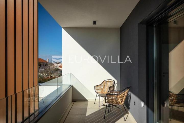 Istra, Poreč, ekskluzivna moderna vila s privatnim bazenom u blizini mora