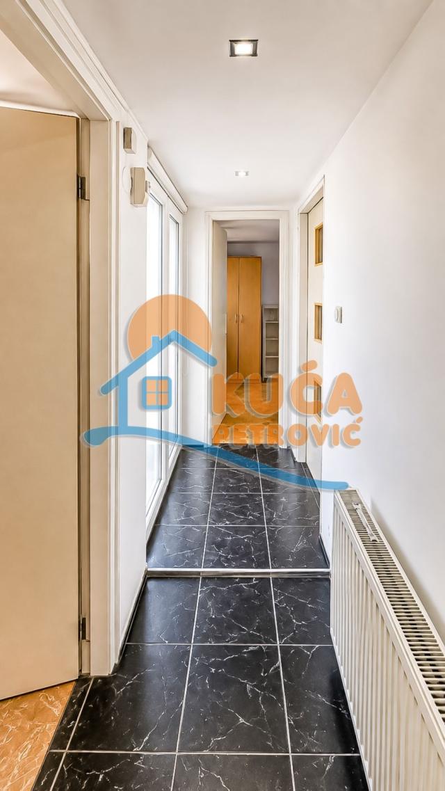 Fotografija stana 19 od 22
