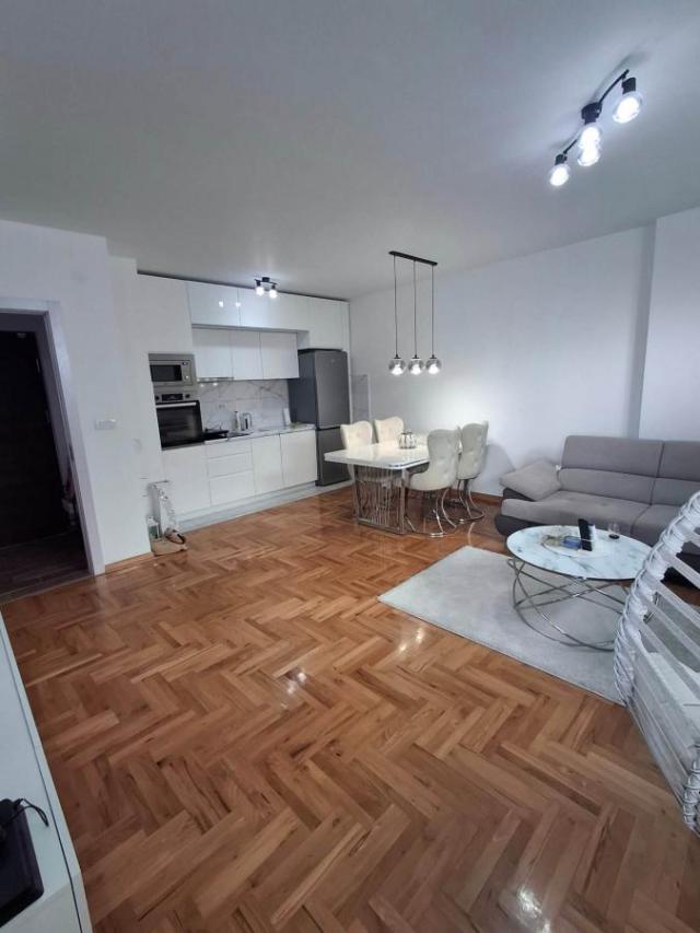 Fotografija stana 3 od 18