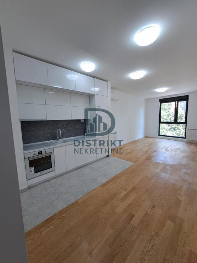 Fotografija stana 1 od 18