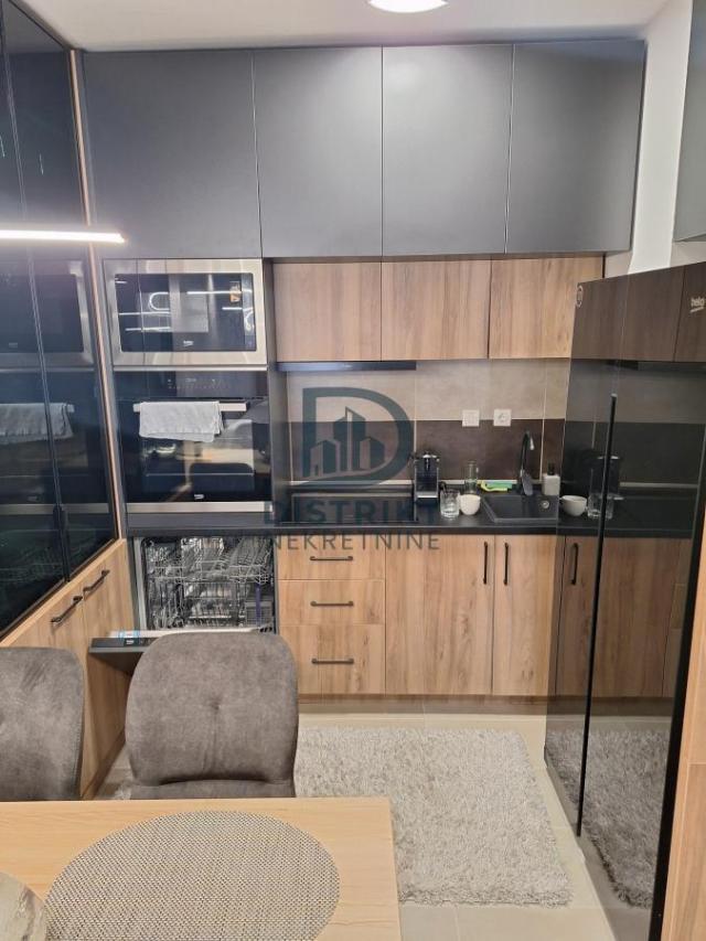 Fotografija stana 3 od 24