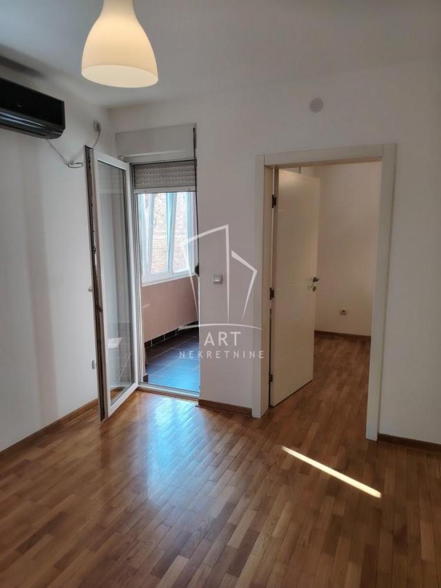 Fotografija stana 15 od 26