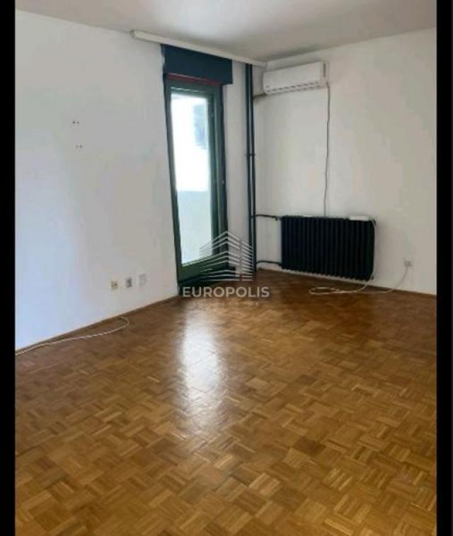 Fotografija stana 1 od 34