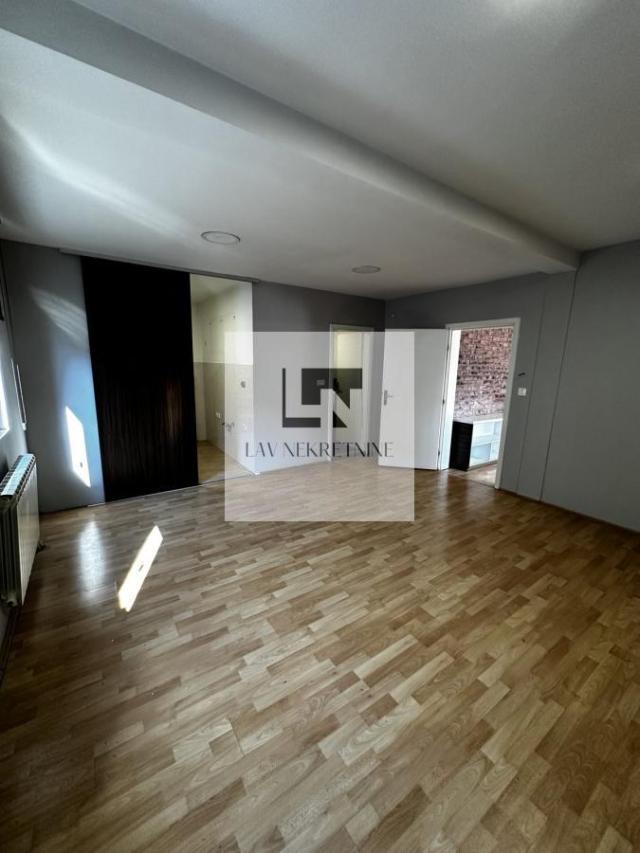 Fotografija stana 5 od 18