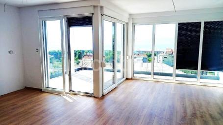 Useljiv penthouse s prekrasnim pogledom, Baška Voda