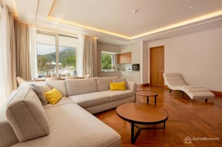 Dvosoban stan 160 m2 u zgradi Elena, Porto Montenegro