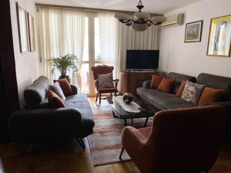 For sale: spacious three-room apartment, 104 m², Bar, Novi Bar