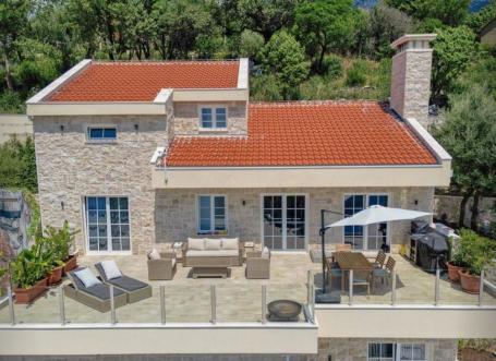 Luxurious 4-Bedroom Villa with Panoramic Terrace in Herceg Novi, Podi