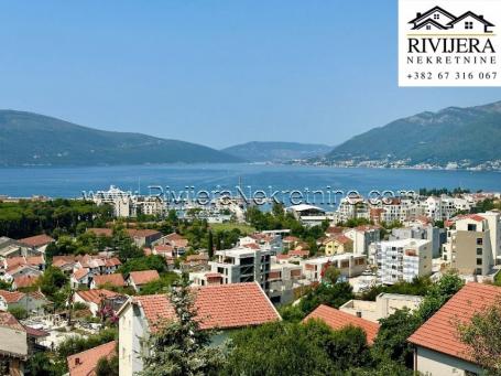 For sale Two-bedroom apartment with stunning sea view in Mazina Tivat