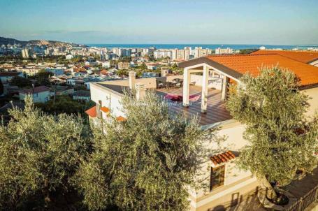 VILLA WITH PANORAMIC VIEW OF THE CITY AND THE SEA, BAR