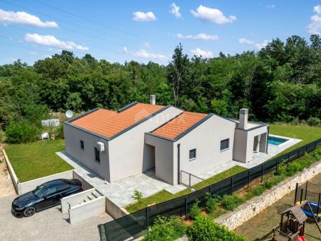 ISTRIA, LABIN - House with swimming pool on the edge of the village