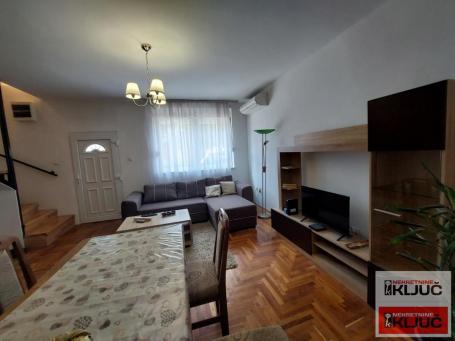 PETROVARADIN, 100 m2 , Četvorosoban-DUPLEX