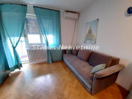 OD 01. 09. USELJIVA NAMEŠTENA GARSONJERA 28M2 IZA RIBLJE PIJACE, BLIZU CENTRA, 280EU
