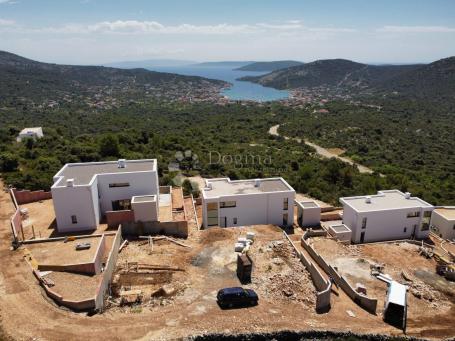 MARINA/VINIŠĆE- PREDIVNA VILLA S ČAROBNIM POGLEDOM NA MORE 3