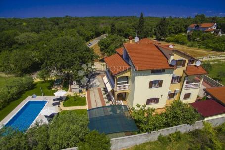 Impozantna Villa sa 6 stanova