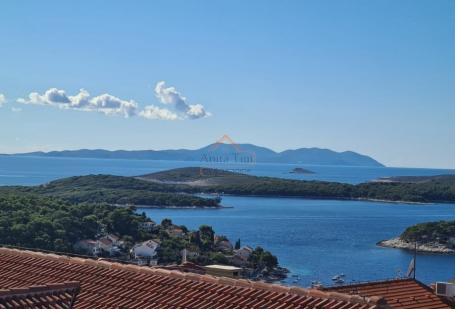 Hvar - apartmanska kuća