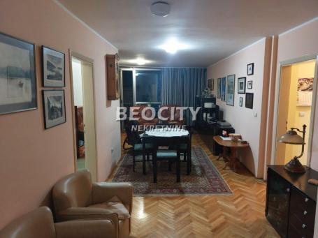 Novi Sad, Centar, Trg Republike , 3. 5, 77m2, 238700EUR