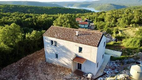 KUĆA SA PREKRASNIM POGLEDOM NA MORE