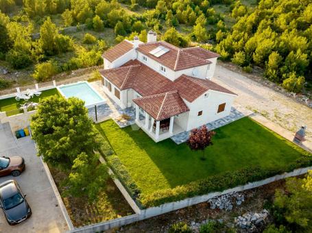 DUBRAVA KOD ŠIBENIKA - PREKRASNA VILLA SA BAZENOM, 282 m2