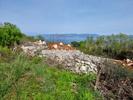 ISTRA, RABAC - Zemljište s otvorenim pogledom na more i građevinskom dozvolom