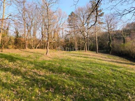 ISTRIEN, PAZIN - Bauland in einer ruhigen Siedlung