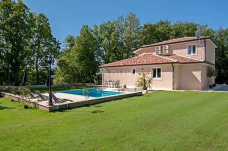 ISTRIA, TINJAN - House with a swimming pool on the edge of the village