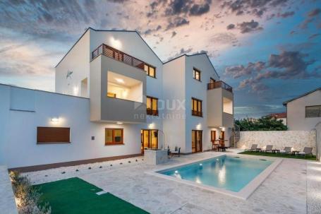 DALMATIA, KAŠTELA Luxury villa with sea view