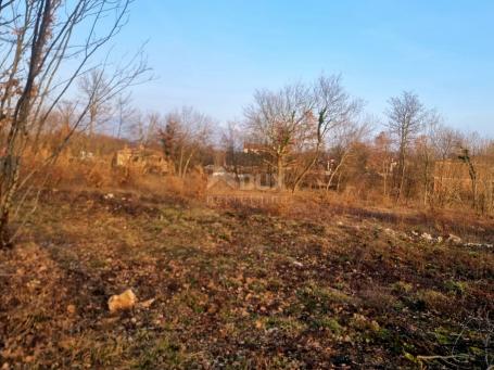 ISTRIEN, LABIN - Grundstück mit Baugenehmigung in günstiger Lage