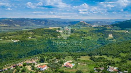 Motovun, surroundings! Land in the T2 zone with a beautiful view!