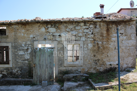 Labin, surroundings, house for adaptation