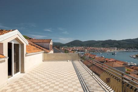 Korčula, Vela Luka, obiteljska kuća u blizini mora s lijepim pogledom