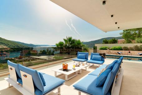 Trogir - Marina, luksuzna vila s bazenom i wellnessom