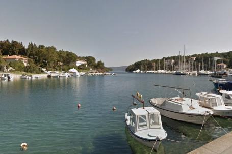 Hvar samostojeća kuća, vrt i okućnica 100 m od mora