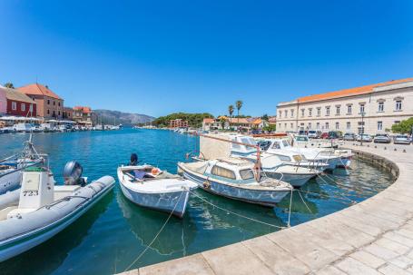 Hvar, Stari Grad, poljoprivredna parcela prvi red uz more. 