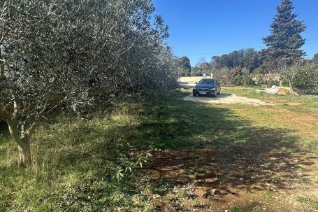 Istra, Banjole - centar mjesta, građevinsko zemljište 1000 m2 