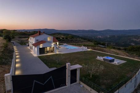 Istra, Vrh - Villa s predivnim panoramskim pogledom