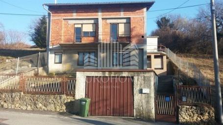 KUĆA S DVA STANA 248 m2, REMETE