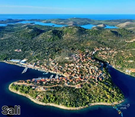 Sali, Dugi otok-građevinsko zemljište 1090m2