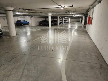 Garage Rudeš, Trešnjevka - Sjever, 12m2