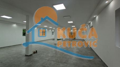 Izdaje se poslovni prostor u Leskovcu, 450m2