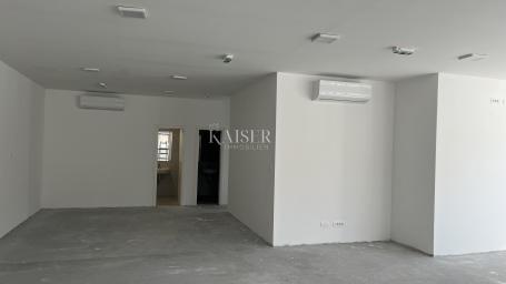 Opatija, Matulji - Poslovni prostor na 1. katu od 190 m2