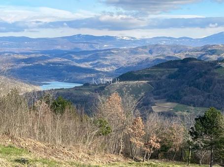 Istra, Motovun, građevinsko zemljište s panoramskim pogledom