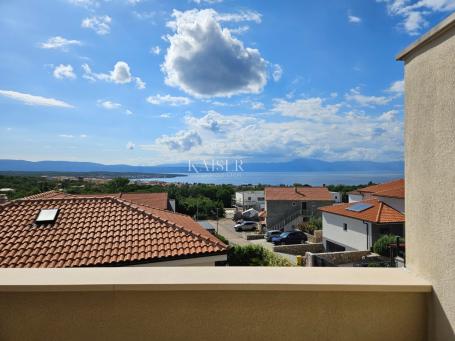 Otok Krk, Malinska - apartman 100m2, pogled more