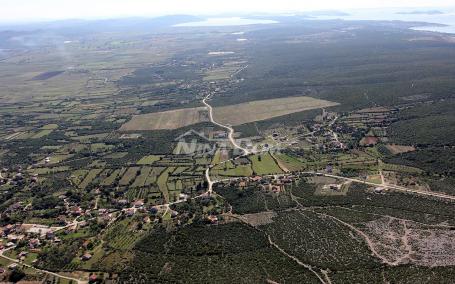 Građevinsko zemljište 6136 m2 u Donjim Raštanima