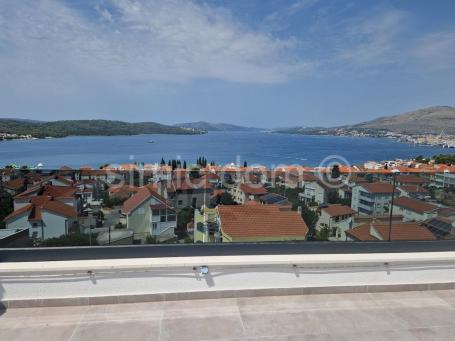 Prekrasan penthouse apartman s pogledom u novogradnji, Okrug Gornji