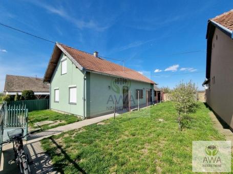 Novija trosobna 115m2 kuća, plac 872m2