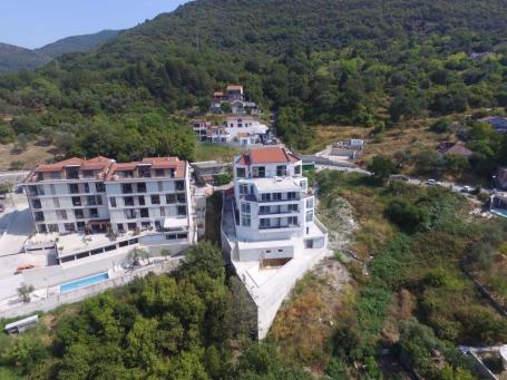 One bedroom apartment for sale in Tivat with sea view