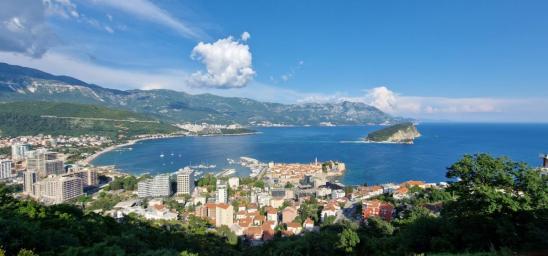 Luxury penthouse with a panoramic view of the sea in Budva is for sale