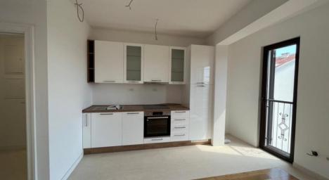 Two-bedroom apartment in Tivat, Podkuk