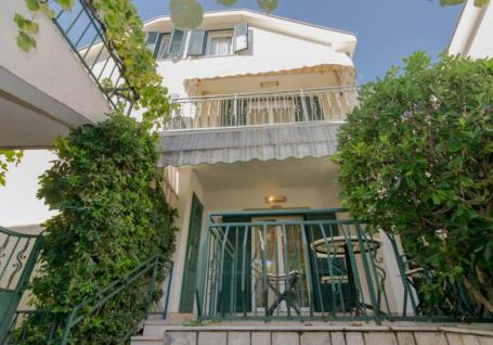 House on the coast in Herceg Novi